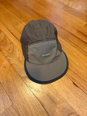 Satisfy packable running hat